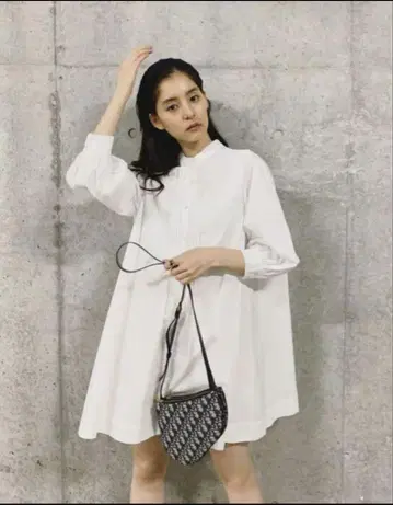 아메리 MEDI BOX 튜닉 셔츠