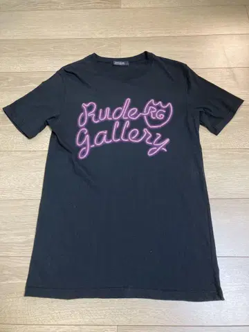 RUDE GALLERY 네온 라이트풍 티셔츠
