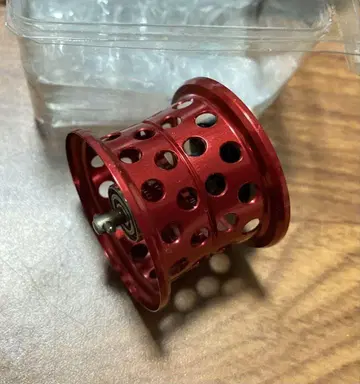 KTF 다이와 34mm 바사타일 피네스 스풀 Ver2 레드 새상품급