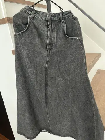 GAP 다크 그레이 데님 스커트