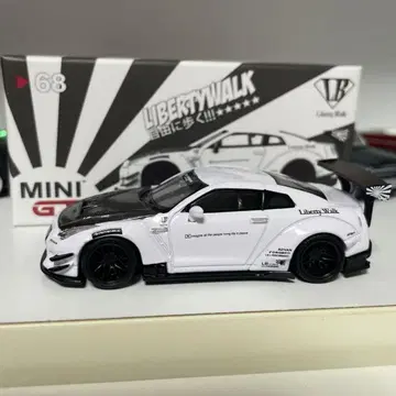미니 GT / LB 워크스 닛산 GT-R 화이트 68