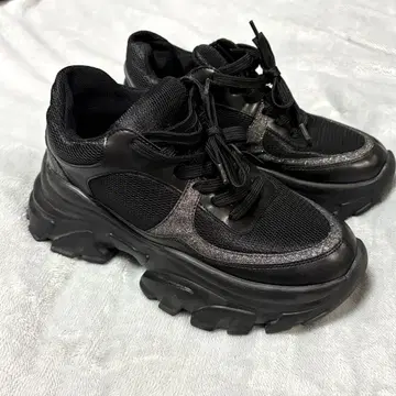 rienda 볼륨 밑창 스니커즈 M 사이즈 라메 블랙
