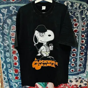 Snoopy 시계 오렌지 티셔츠 티셔츠 데미지 가공 공격