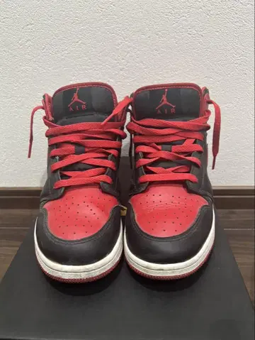 Air Jordan 1 빨검 하이컷 스니커즈