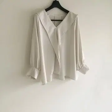 INED 이네드 프론트 프릴 래글런 블라우스 아이보리 7호