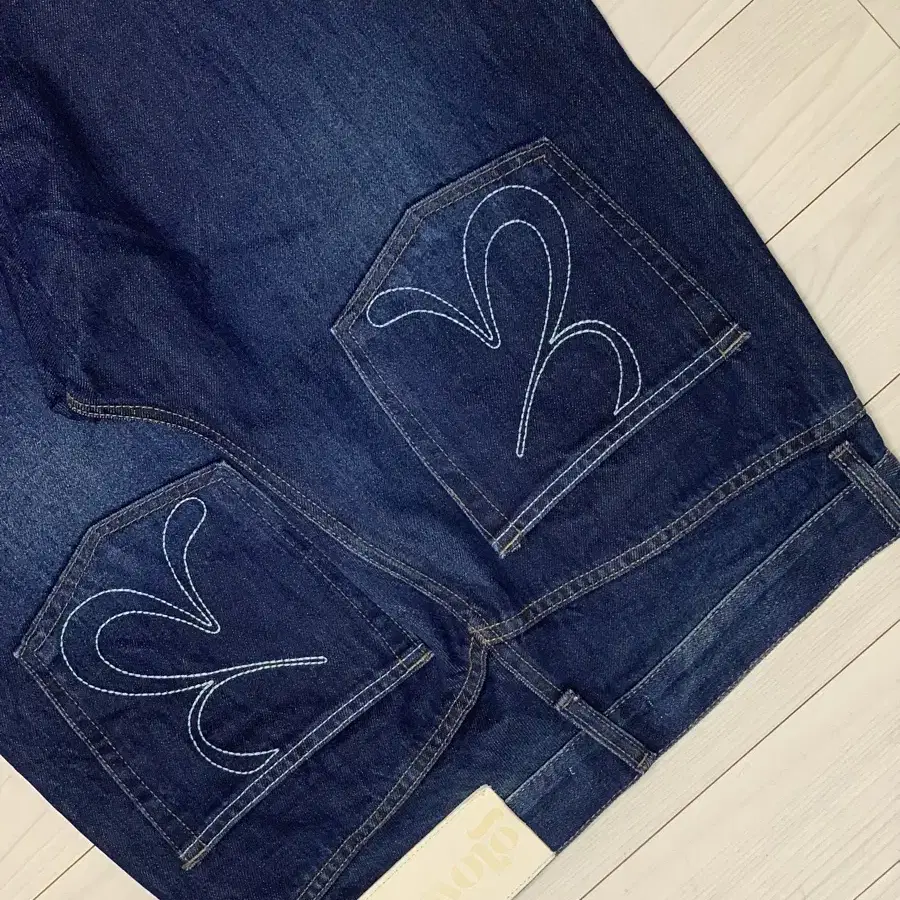 GLOWNY | 글로니 Glowny THE JANE JEANS (DEEP BLUE) on Bunjang