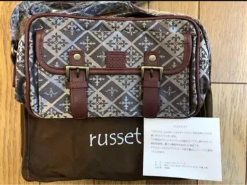 russet 숄더백