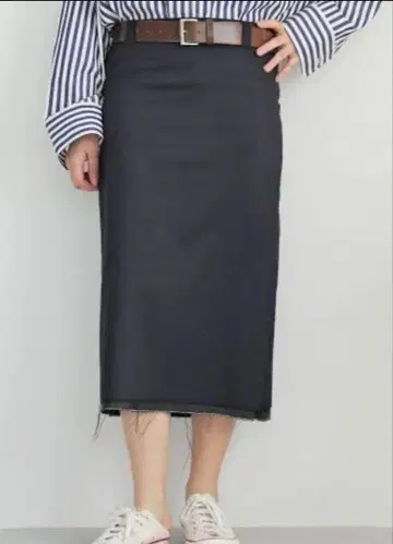 [완전 패배 상품] 매디슨 블루 네이비 스커트
