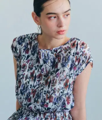 YECCA VECCA 예카 베카 플라워 무늬 플리츠 원피스