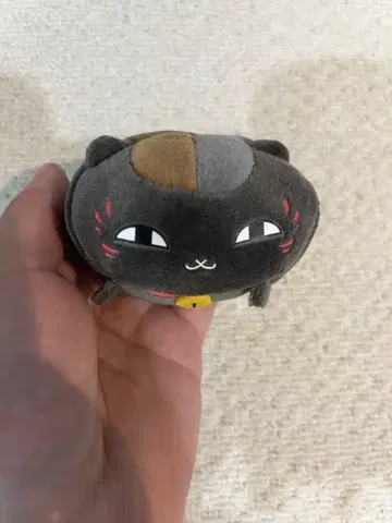 방울이 달린 고양이 캐릭터 봉제 인형
