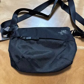 THE NORTH FACE 블랙 숄더백