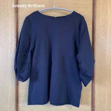Gready Brilliant 스무스 보트 턱 퍼프 소매 티셔츠