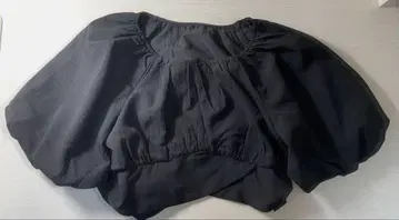 블랙 벌룬 슬리브 크롭 상의