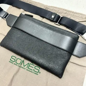 소메스 안장 바디백 힙색 주름 가죽 블랙 검정