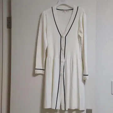 미사용 새상품 슈퍼 뷰티 플라워 비쥬 버튼 롱 가디건