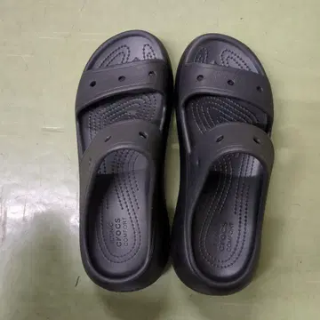 크록스 컴포트 블랙 클로그 샌들