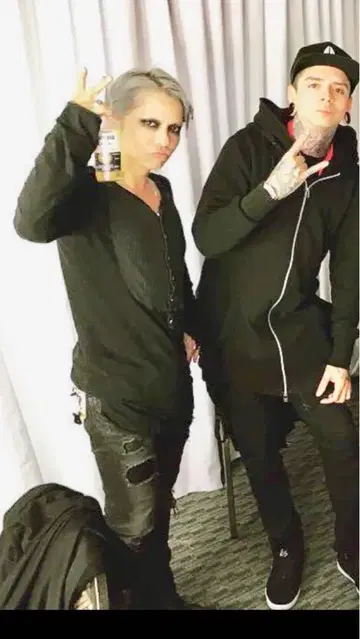 hyde 의상 초기 ifsixwasnine TXS 헨리넥 셔츠