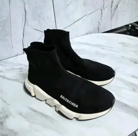 Balenciaga Speed Runner 36