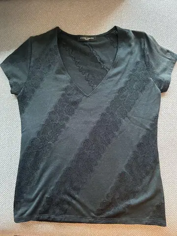 UNITED ARROWS 신상 블랙 V넥 시스루 레이스 패턴 티셔츠