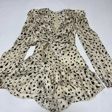 FASHION NOVA 도트 무늬 리본 포함 긴팔 올인원