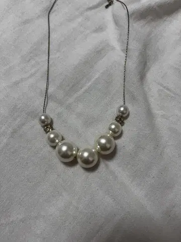 화이트 펄 비즈 목걸이