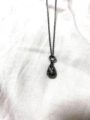 블랙 눈물형 크리스탈 펜던트 목걸이