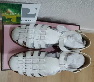 PASCUCCI 파스쿠치 가죽 구르카 샌들 블랙 36
