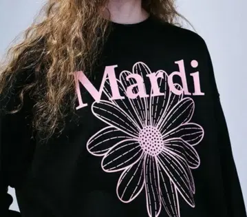 Mardi 꽃무늬 프린트 맨투맨 블랙