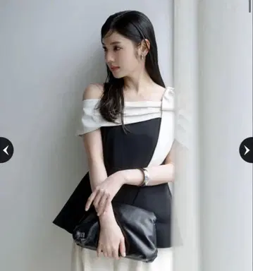 rirandture 오프숄더 상의