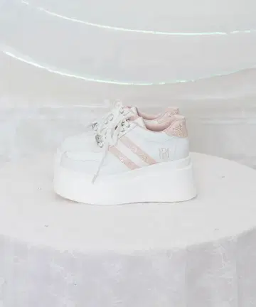 RoseMuse 로제 뮤즈 Glitter point sneakers