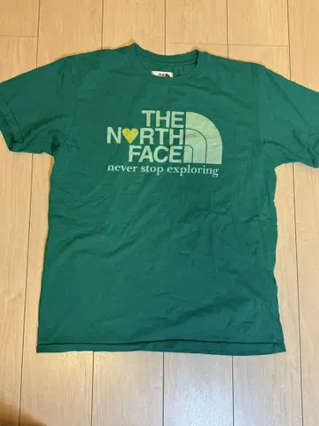 THE NORTH FACE 그린 컬러 티셔츠