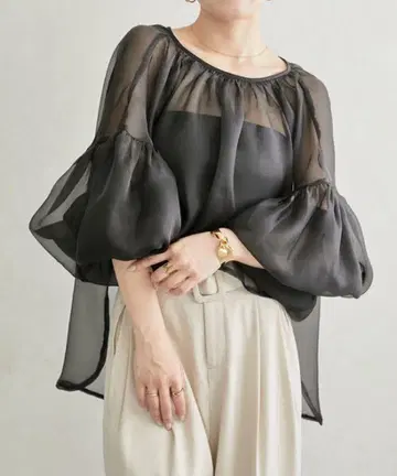 Thevon 24ss YUNA 기획 소매 볼륨 오간자 개더 블라우스
