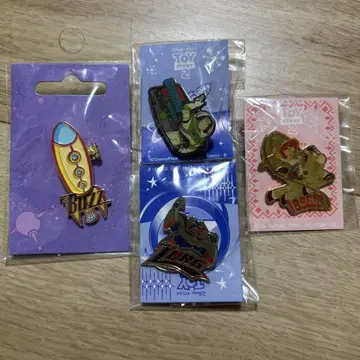 토이스토리 버즈 라이트이어 자크 외 핀 배지 세트