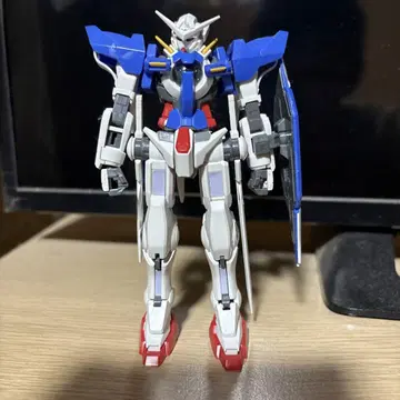 조립 완료 HG 건담 엑시아