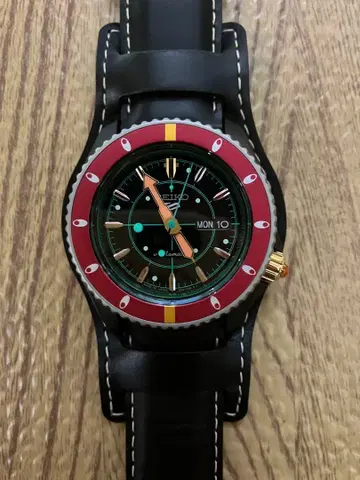 세이코 5 죠죠의 기묘한 모험 황금의 바람 콜라보레이션 나란차 길가 모델