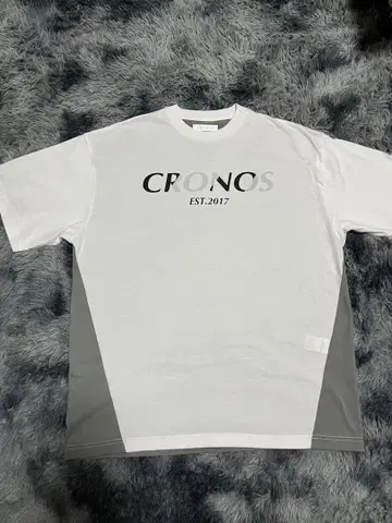 거의 미사용 M 사이즈 크로노스 cronos 티셔츠 트레이닝 화이트