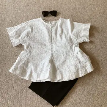 새상품급 쿠미쿄쿠 자수 레이스 페플럼 블라우스 컷워크
