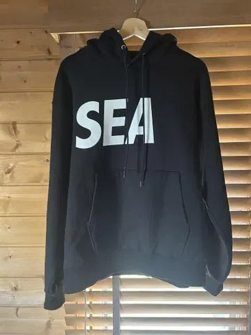 WIND AND SEA 블랙 후드티
