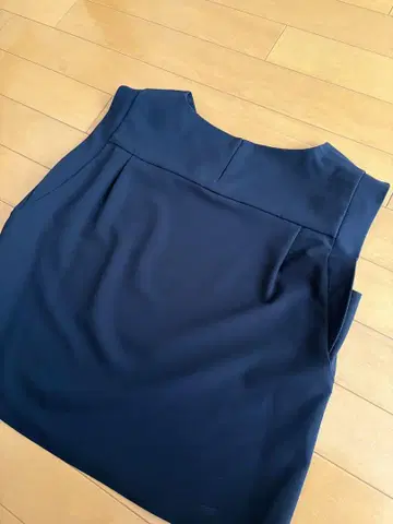spick & span 스픽 & 스팬 노블 네이비 슬리브리스 탑