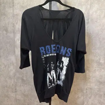 Roen 블랙 7부 소매 티셔츠