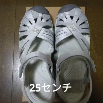 KEEN 실버 스포츠 샌들