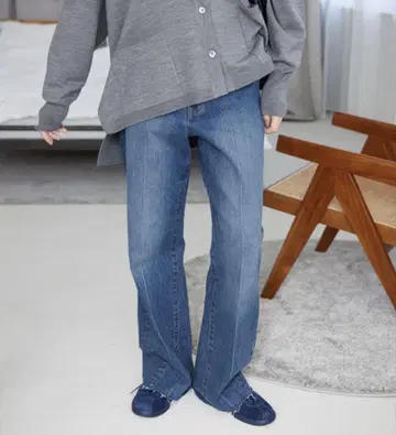 LE DENIM 트위스트 발목 레그 데님