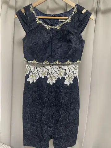 ROBE de FLEURS 네이비 타이트 드레스