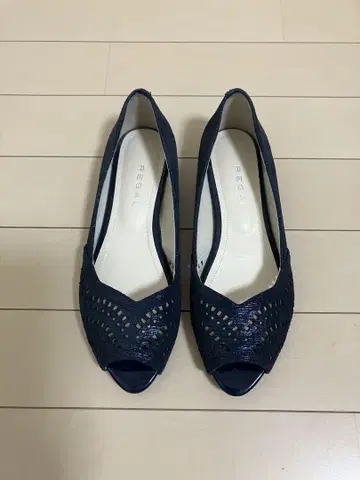 REGAL 오픈토 플랫슈즈 22.5cm