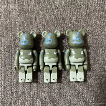 베어브릭 3개