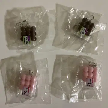 J 드림 꼬치에 끼인 경단 4개