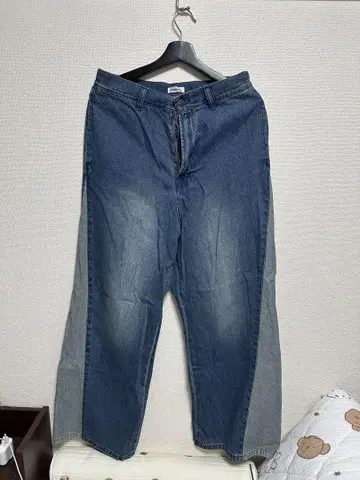 사이드 절개 세미 플레어 데님 L 사이즈
