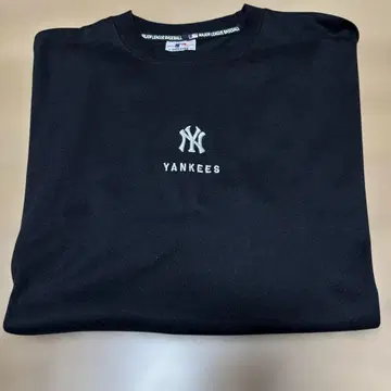 새상품 MLB 양키스 티셔츠 L 사이즈