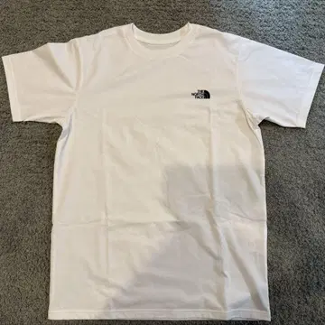 새상품 THE NORTH FACE 그래픽 티셔츠 L 사이즈 화이트