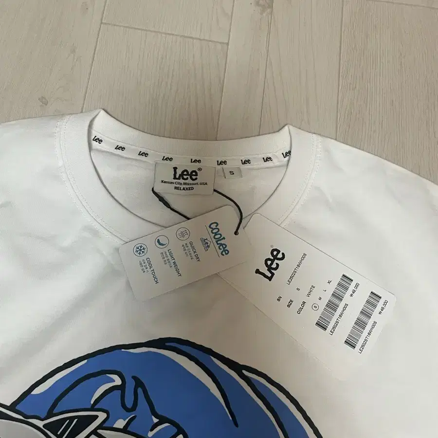 [LEE] シャークパラダイス グラフィックTシャツ ホワイト Shark Paradise Graphic T-shirt White S. New product #리,#Lee